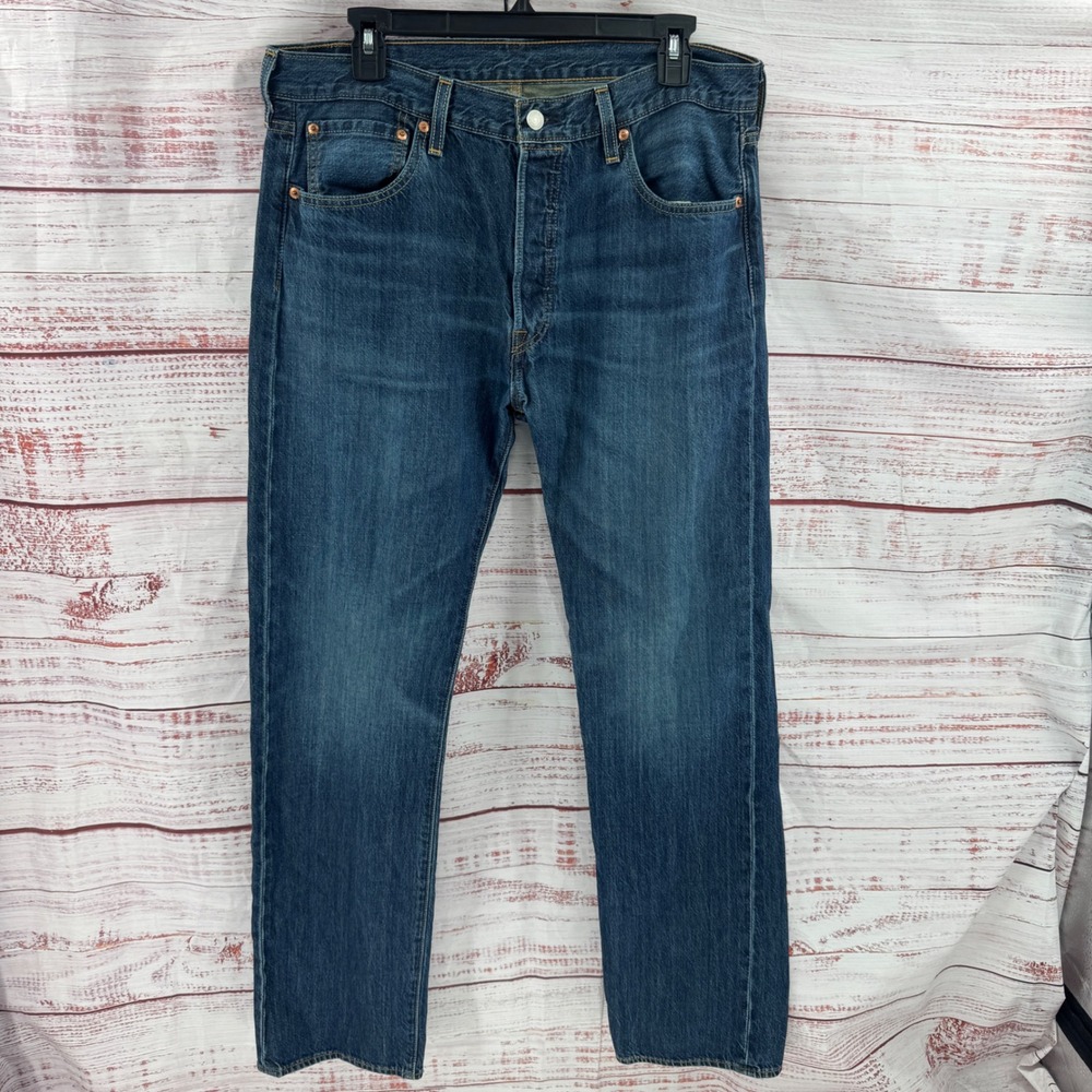 Levis 501 Original Fit Mens Jeans 34x32 Medium Wash Blue Straight Leg 00501-2916